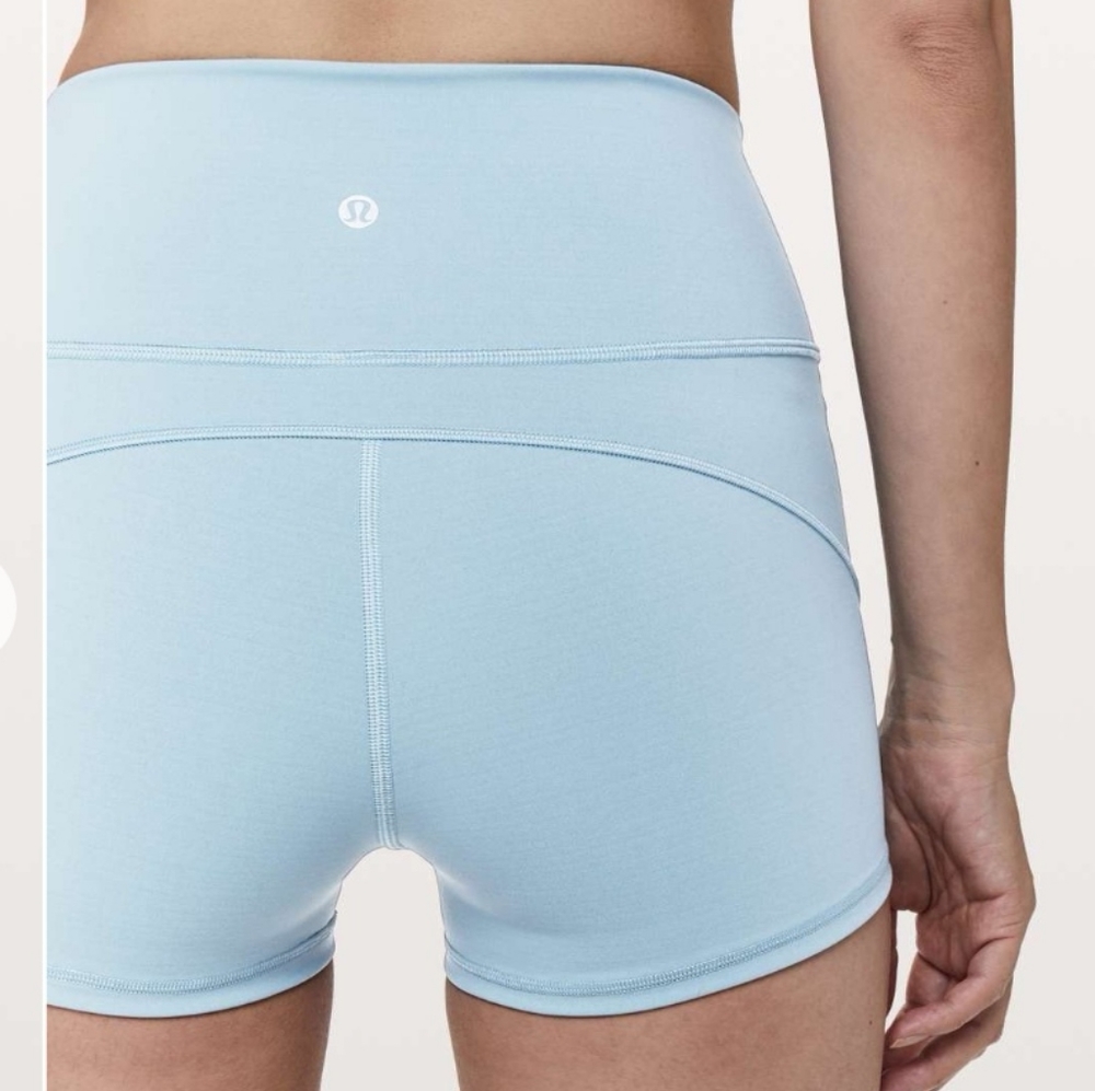 Lululemon In Movement Everlux Short 2.5"